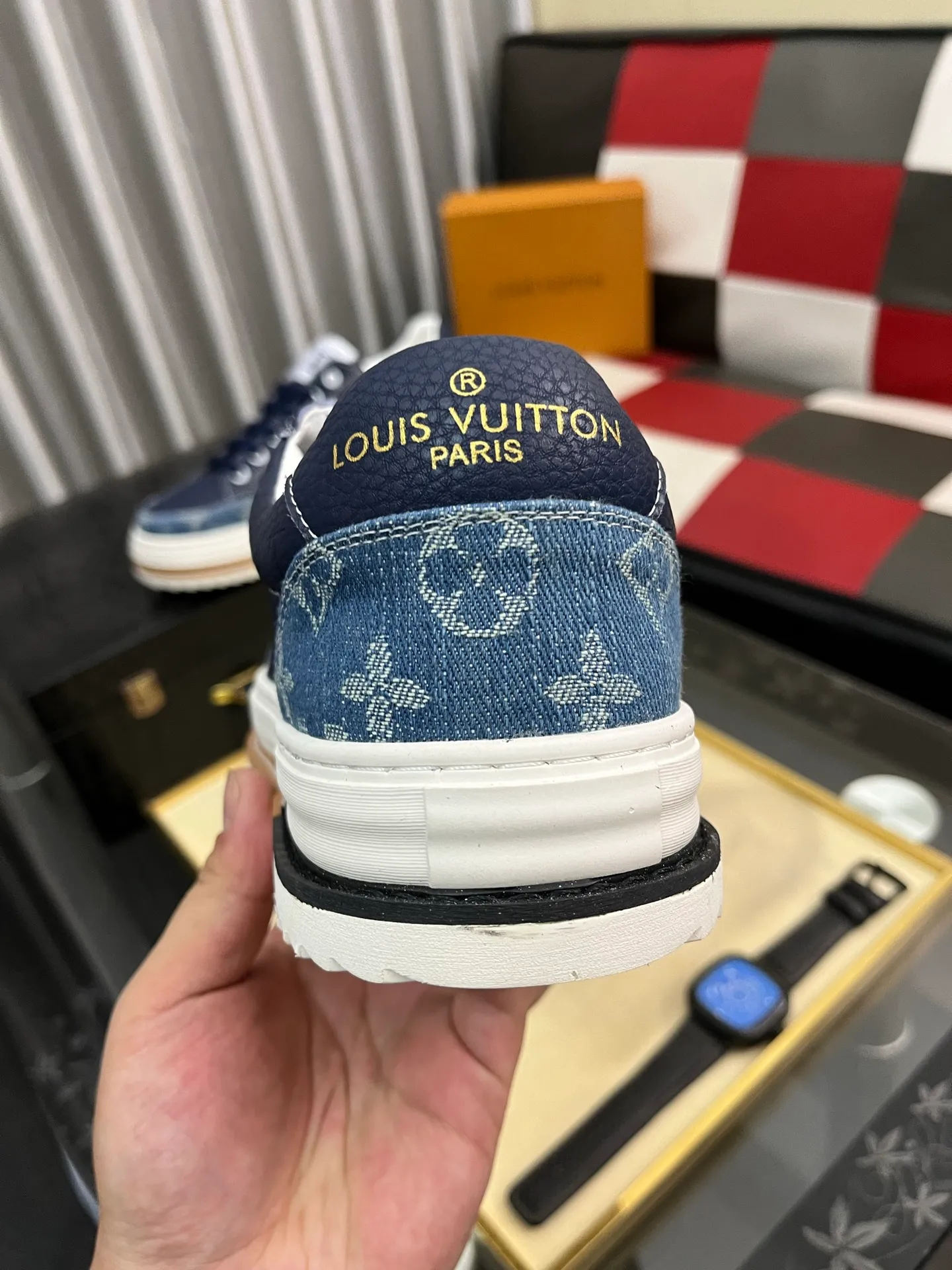 Men's shoes 💰400⌚️⌚️【LOUIS VUITTON】Same style as Louis Vuitton* official website 🚹Men's high-top casual shoes❤️Same style as popular celebrities ~ Best-selling at home and abroad Lv focuses on the checkerboard series...Imported first-layer cowhide with special fabrics➕Full sheepskin lining➕Brand-specific hollow outsole💎Number: 38-442️⃣Colors available